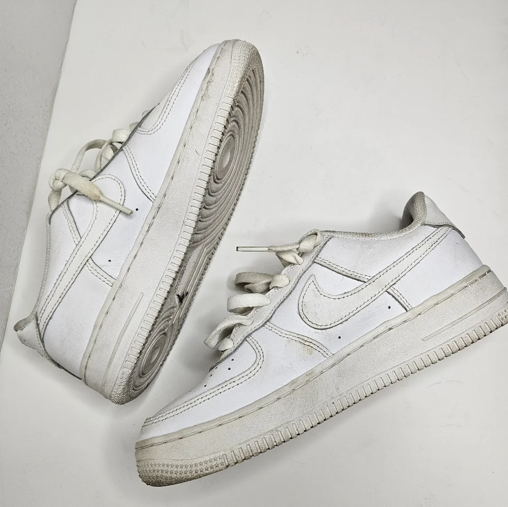 Nike Air Force 1 Low Tops Boys Mens Size 5.5 All White Unisex